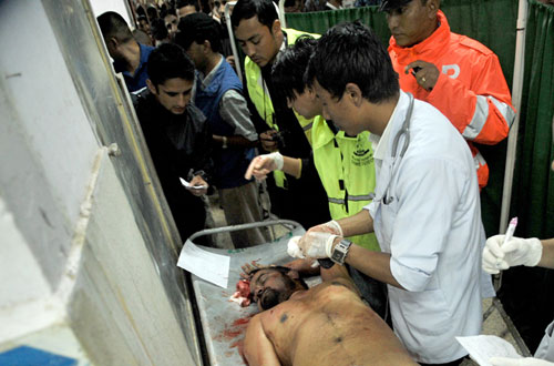 General Secretary of Nepal Islamic Sangh, Faijal Ahamed, receiving treatment at Emergency Unit of Bir Hospital after he was shot at by an unidentified person in Ghantaghar‚ Kathmandu today. Ahamed later succumbed to his injuries.